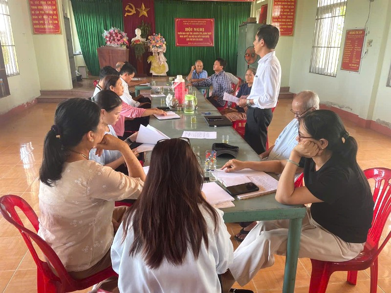 Chủ tịch tỉnh phê bình phường vụ trả tiền hỗ trợ thiên tai, có hộ đi 5km nhận 2.600 đồng插图1 Nhận hỗ trợ 3.jpg