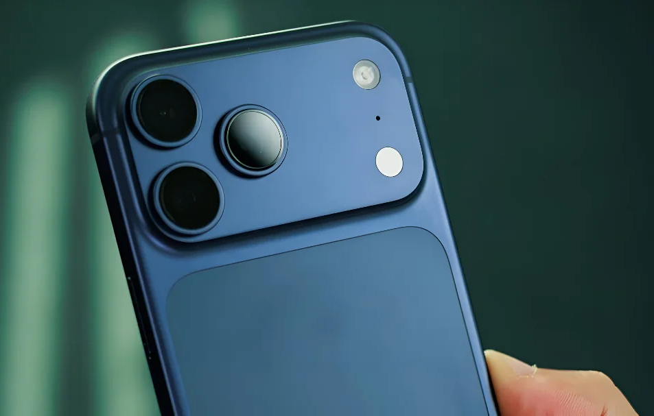 CEO Tim Cook chính thức lên tiếng về 'thảm họa' sắp ập đến với iPhone插图 iPhone 17 Pro 1.png
