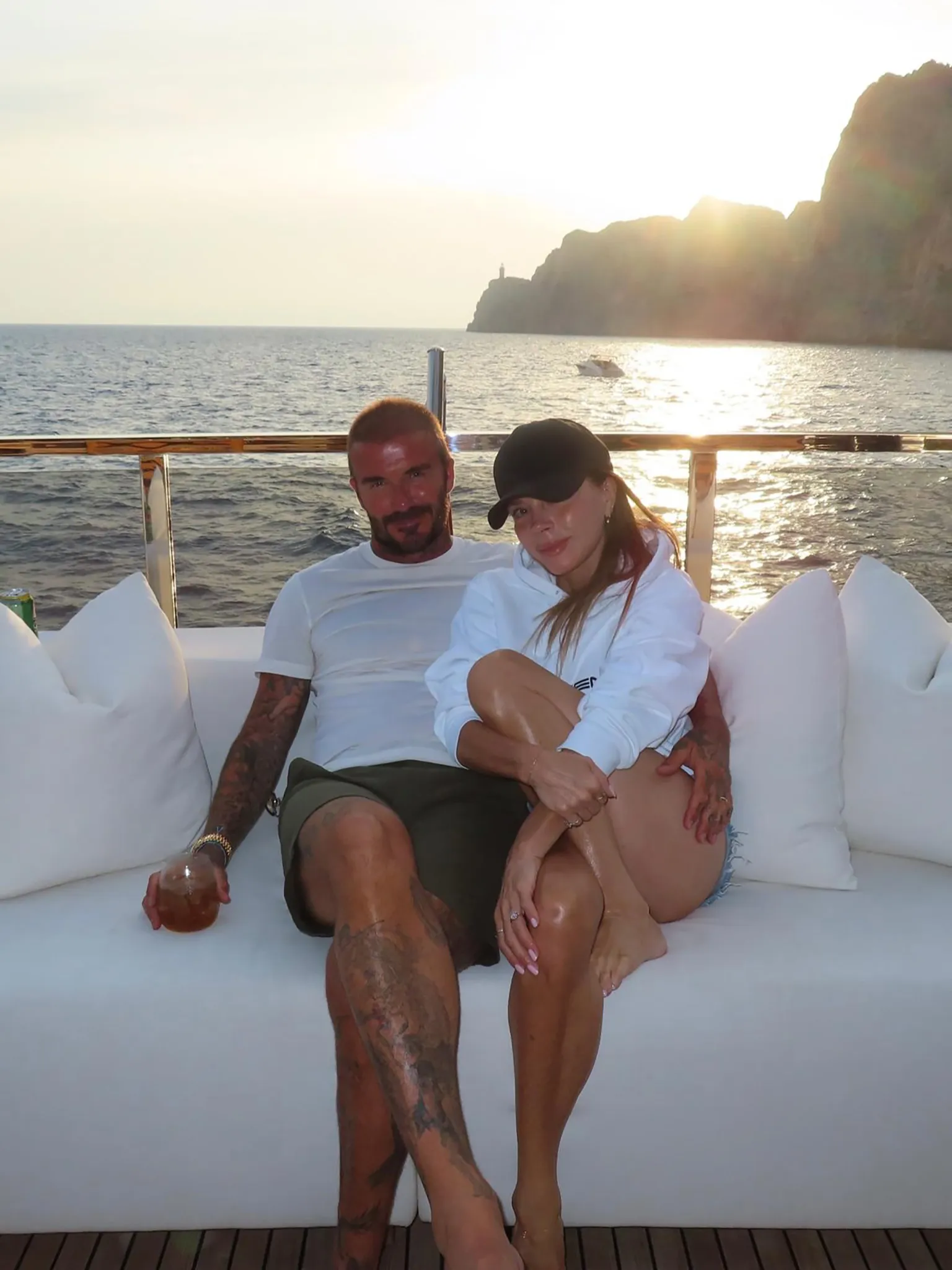 David Beckham diện quần bơi khoe body săn chắc tuổi 51, đón sinh nhật ngọt ngào nhưng vẫn bị con cả xa lánh插图3 image 23