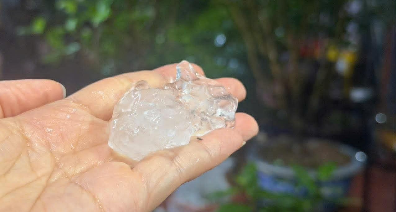 Không khí lạnh đẩy rãnh áp thấp xuống, miền Bắc mưa xối xả, cảnh báo mưa đá插图1 Không khí lạnh đẩy rãnh áp thấp xuống, miền Bắc mưa xối xả, cảnh báo mưa đá插图1