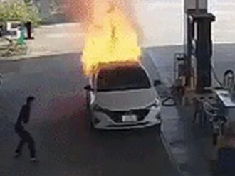 Lời khai bất ngờ của tài xế khi không mở cửa cứu 2 nạn nhân trong vụ cháy ô tô