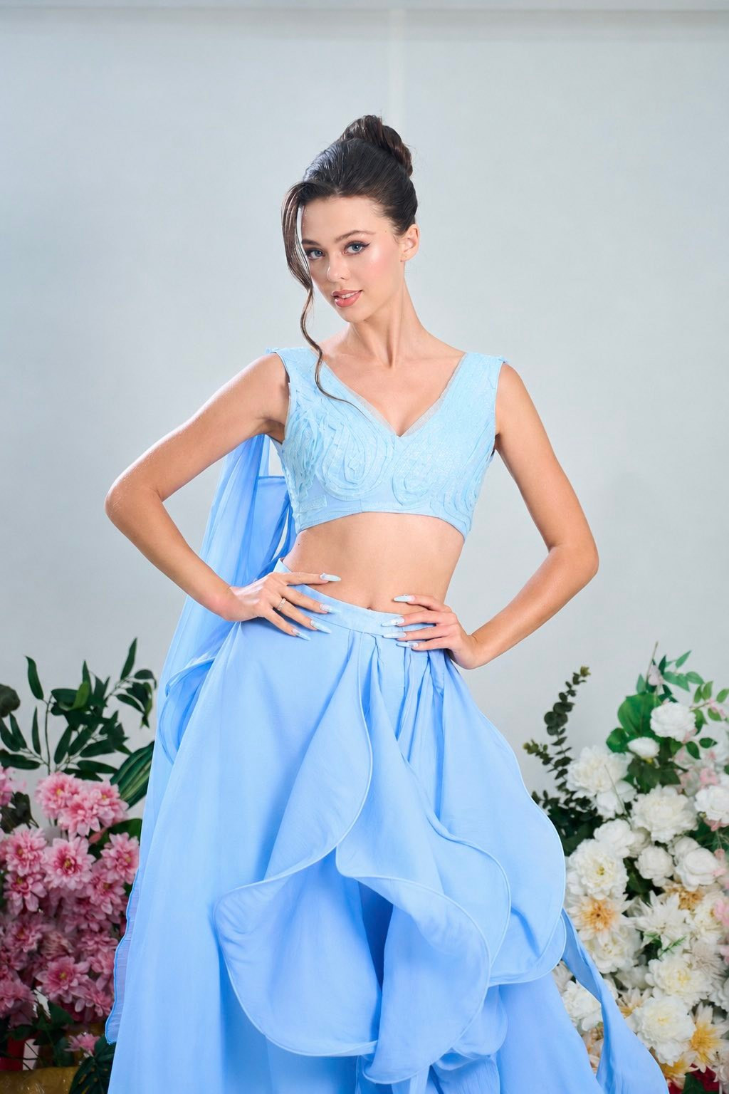 Cam thường bắt cận visual búp bê sống Ukraine khi cùng Tiến Dũng ra sân bóng, có xinh nhất làng bóng đá như lời đồn?插图3 70138573820215542984398431215814302616018416n