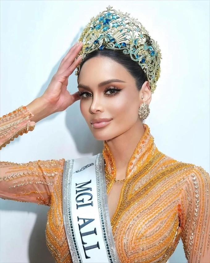Đêm chung kết Miss Grand International All Stars 2026 khép lại với chiến thắng thuộc về đại diện Colombia - Vanessa Pulgarín. Cô trở thành hoa hậu đầu tiên đăng quang phiên bản All Stars, cuộc thi quy tụ các hoa hậu, á hậu và thí sinh nổi bật từ nhiều mùa giải trước.