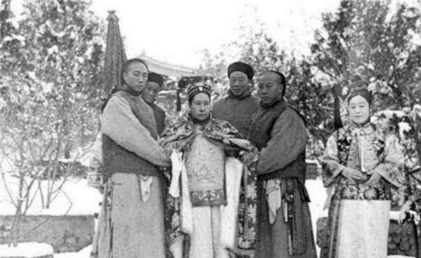 tu-hi-thai-hau-2-1779871923.jpg