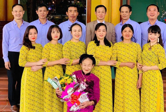 Cụ bà U90 ở Ninh Bình sống kỷ luật khiến nhiều người nể, 40 năm uống 1 loại nước