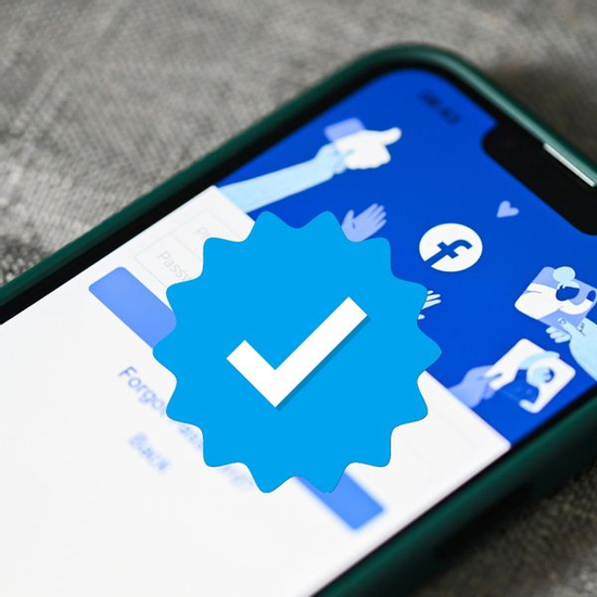 Người dùng sẽ được nhận tích xanh Facebook miễn phí?