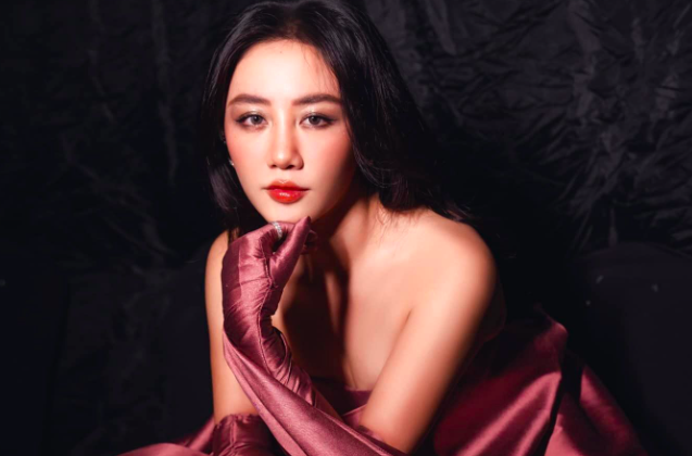 Sau biến cố, nữ ca sĩ trở lại với loạt bản hit