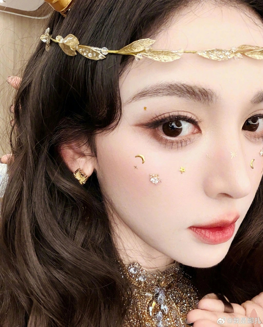 ve ngoai nhu nu than cung kim nguu cua g lnezer bextiyar gay bao mang hinh anh 4