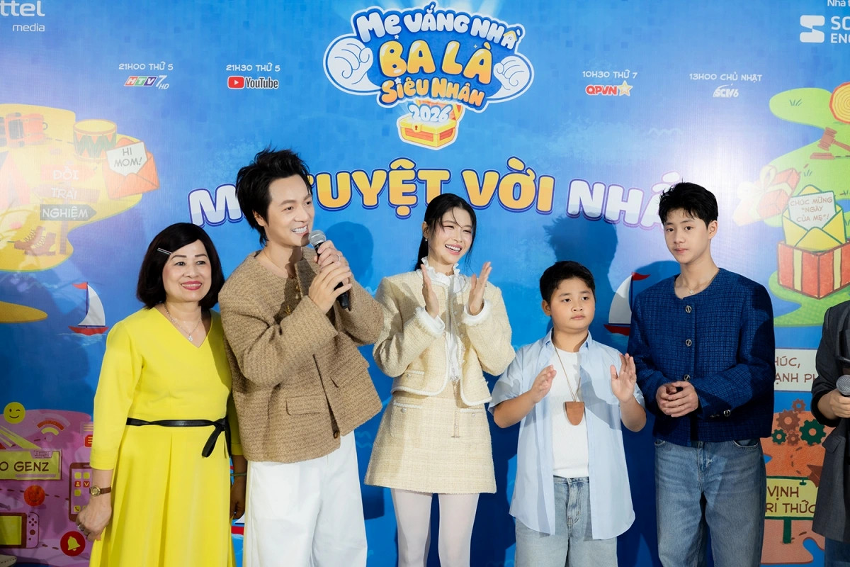 Dang khoi thua nhan luy gia dinh , he lo cuoc song vien man ben vo con hinh anh 2