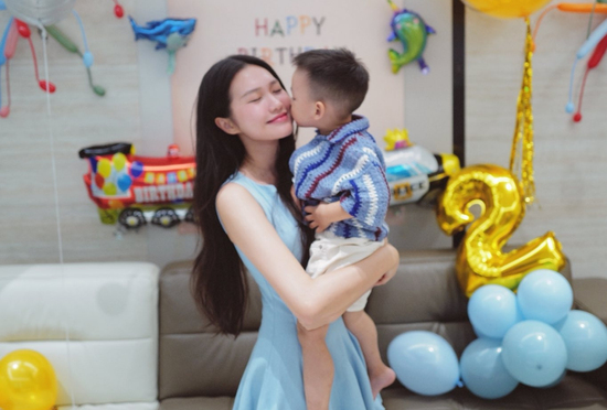 Doãn Hải My khoe eo thon, nhan sắc 'mẹ bỉm' mặn mà, vóc dáng nuột nà hơn thời con gái