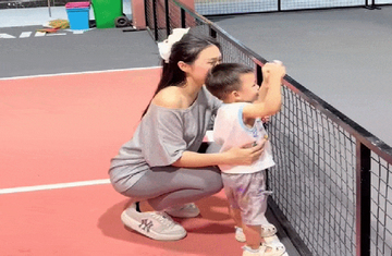 Doãn Hải My lên sân pickleball cũng trang điểm không sót bước nào, chạy 3 vòng thì 'bỏ cuộc'