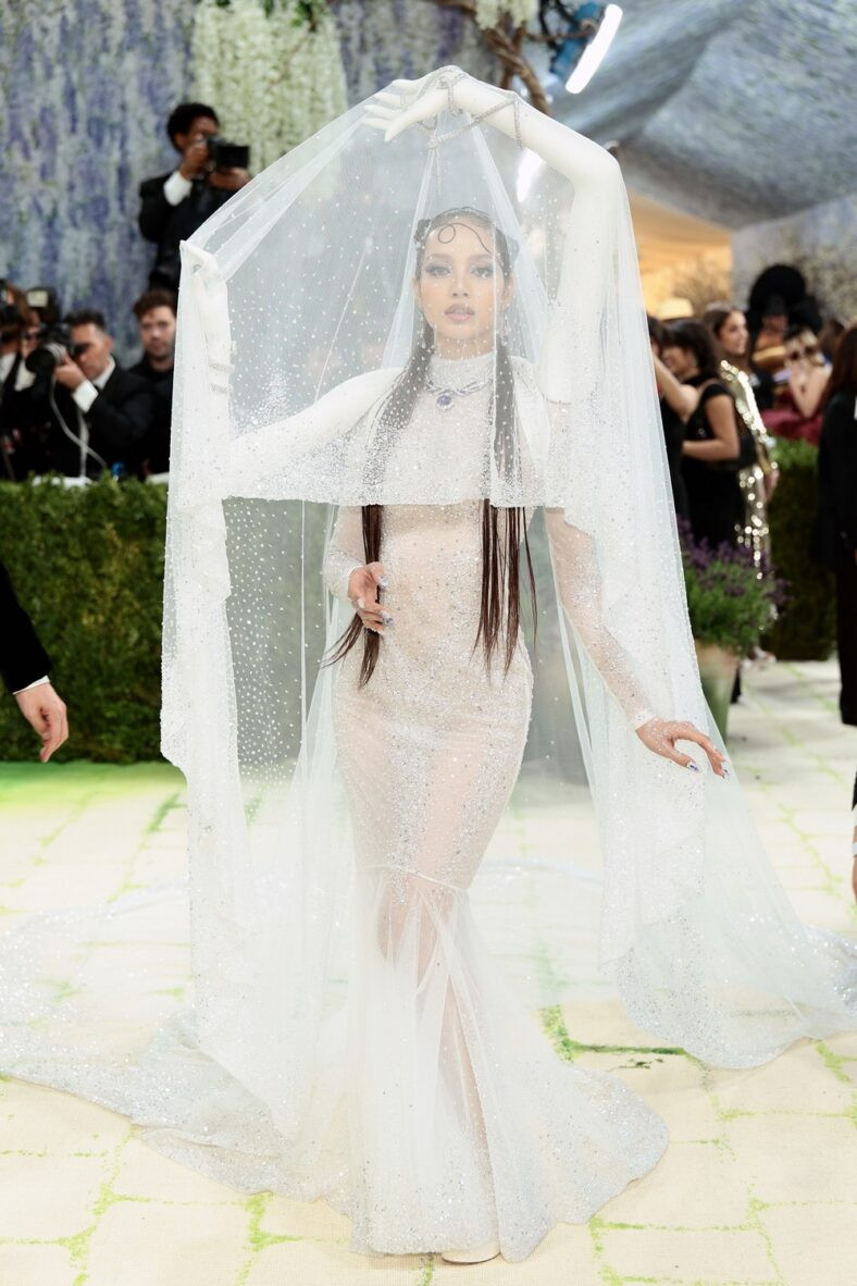 Lisa_Met gala.jpg