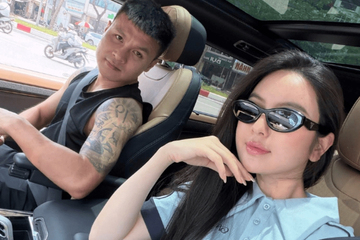 Quang Hải diện áo ba lỗ khoe loạt hình xăm, lái Range Rover 8 tỷ đưa Chu Thanh Huyền đi làm