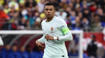Hơn 250.000 CĐV yêu cầu Mbappe rời Real Madrid