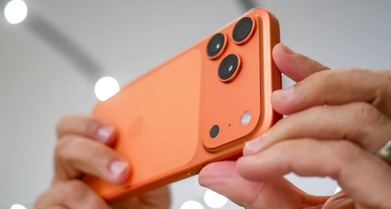 iPhone 17 Pro Max ‘thất thế’, pin của một đối thủ vượt trội hoàn toàn