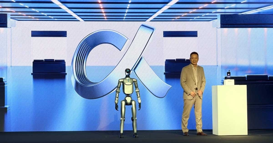 Lý do các hãng điện thoại Trung Quốc đổ xô làm robot hình người