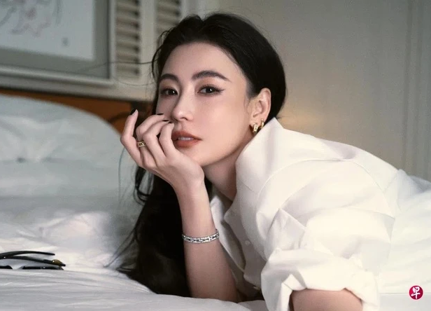 Trương Bá Chi hoảng hốt khi bị đau bụng dữ dội, nôn mửa ngay giữa đêm - Ảnh 2