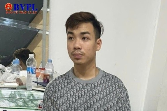 Phẫn nộ lời khai của cha dượng và mẹ đẻ bạo hành bé 4 tuổi tử vong: Bỏ đói 3 ngày, dùng vòi xịt nước trực tiếp vào mặt