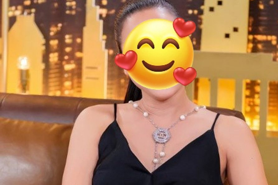 Ca sĩ Việt bị nổ nồi xông, tưởng hỏng mặt giờ xinh đẹp không ngờ, nuôi dạy con lại cực khéo!
