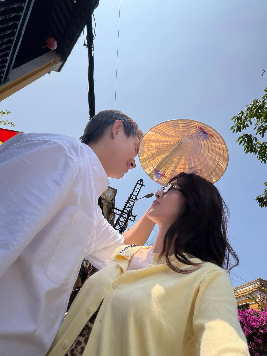 Có cặp sao Việt hẹn hò không ai biết, bị 'bắt tại trận' ở bãi xe mới chịu công khai 7749 ảnh tình tứ插图3 2k anh lon xon o hoi an hoian 4