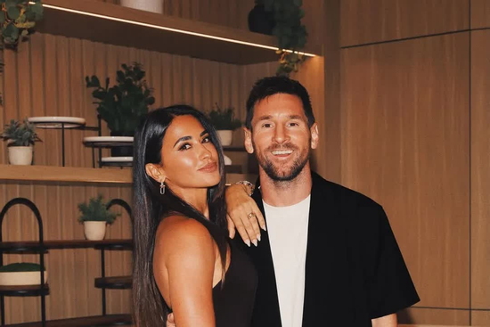 Vợ Messi 3 lần sinh nở vóc dáng vẫn nuột nà, gây sốt trước thềm World Cup