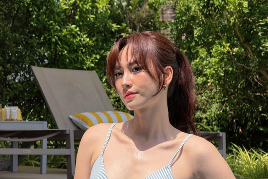 Hiếm hoi diện bikini, Phương Anh Đào tự tin khoe vóc dáng quyến rũ