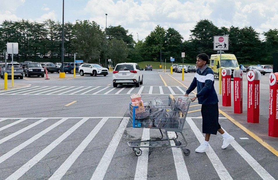 www_thesun_co_uk lamine yamal spotted shopping groceries 1087670092.jpg