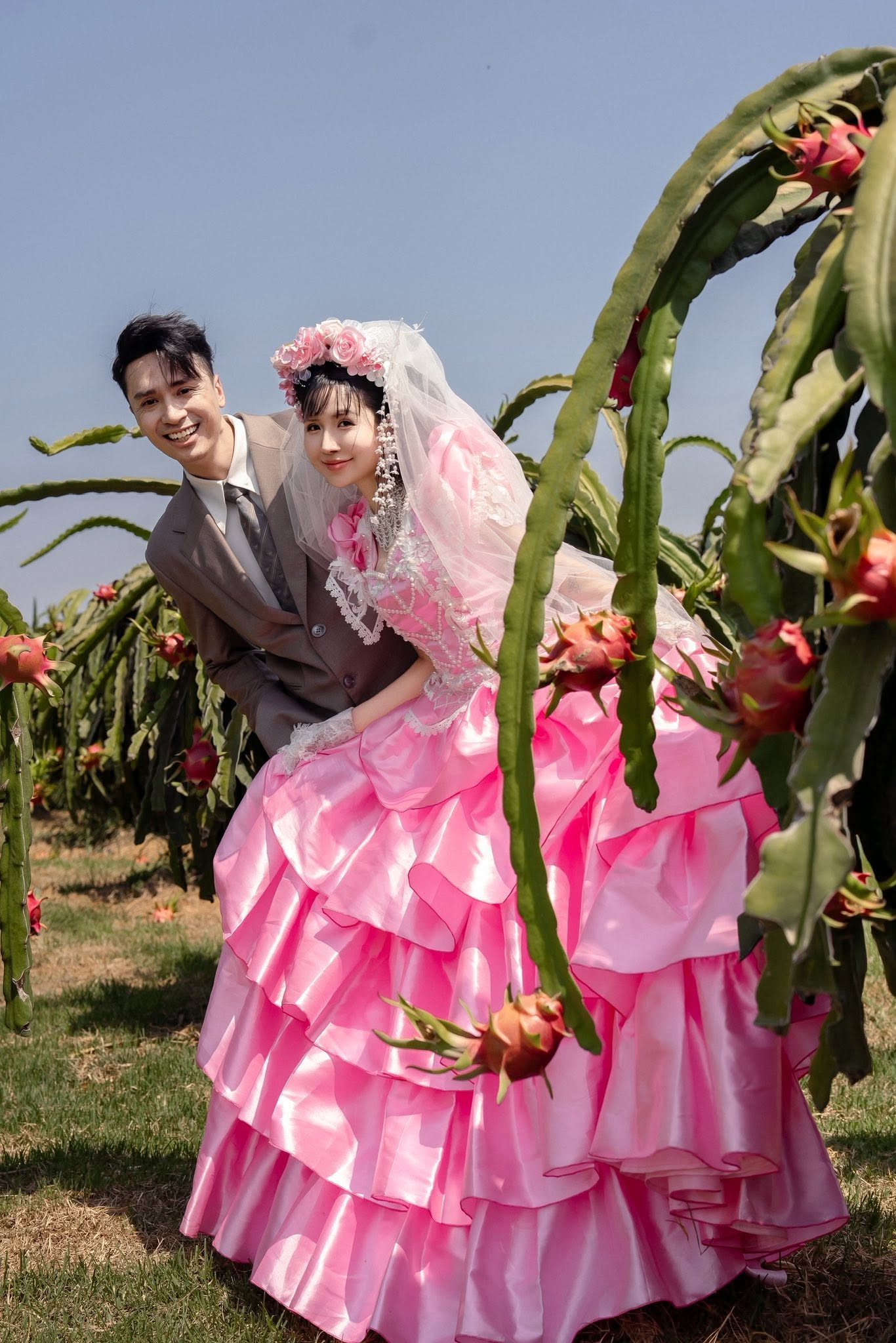 Tiến Luật, Tín Nguyễn,… kinh ngạc thiệp cưới