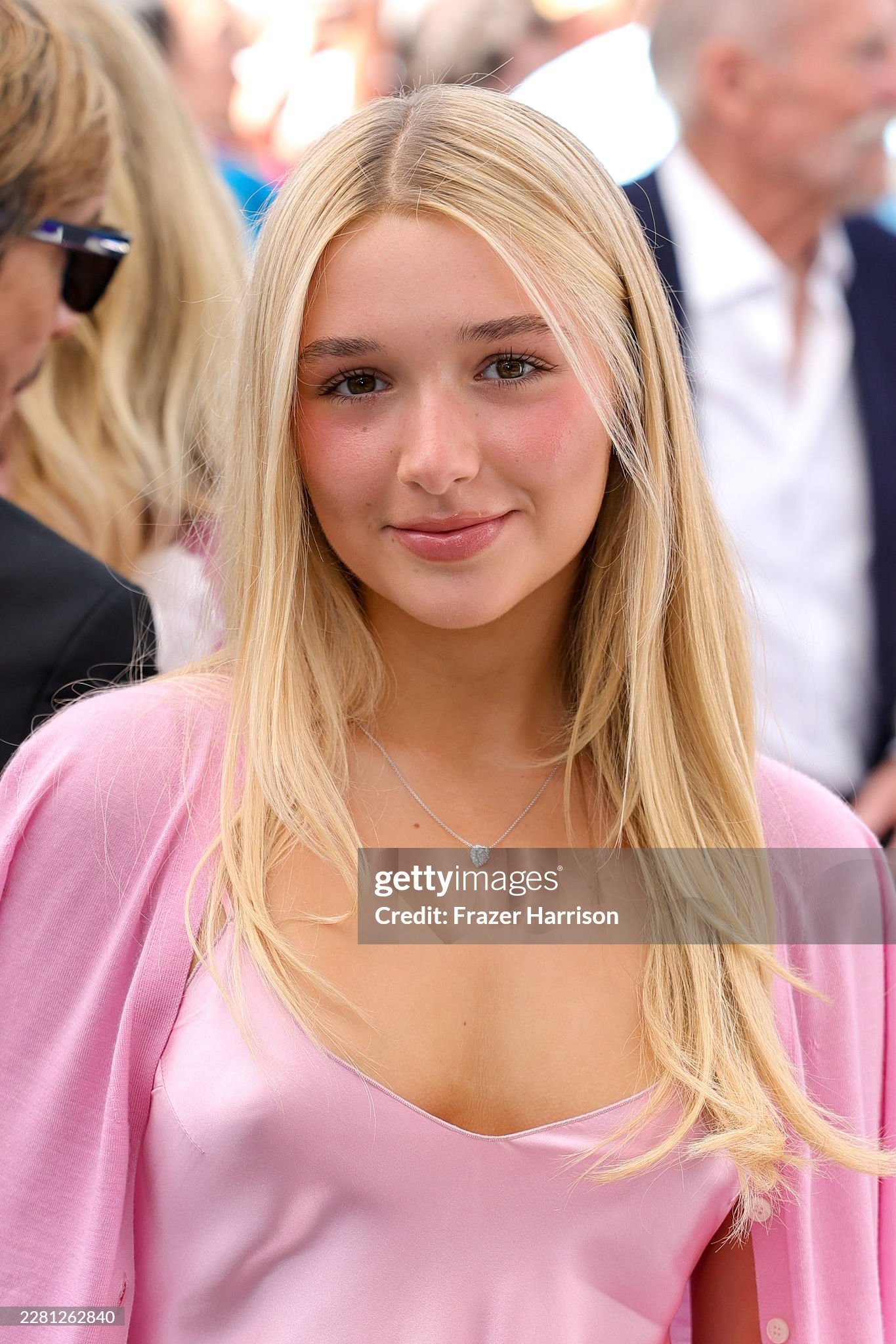 'Hung thần' Getty bóc nhan sắc đời thật của tiểu thư Harper Beckham插图 gettyimages 2281262840 2048x2048