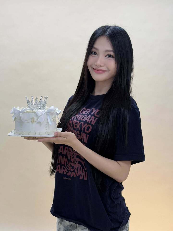 Trương Huỳnh Như sinh năm 1999, tại tỉnh Bình Dương (cũ). Trước khi tham gia