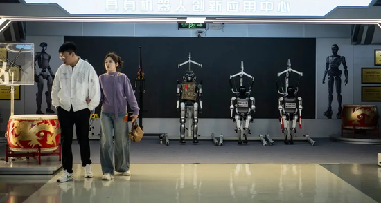 Từ xe điện đến robot: Cú bứt phá ngoạn mục giúp Trung Quốc 'soán ngôi' Nhật Bản