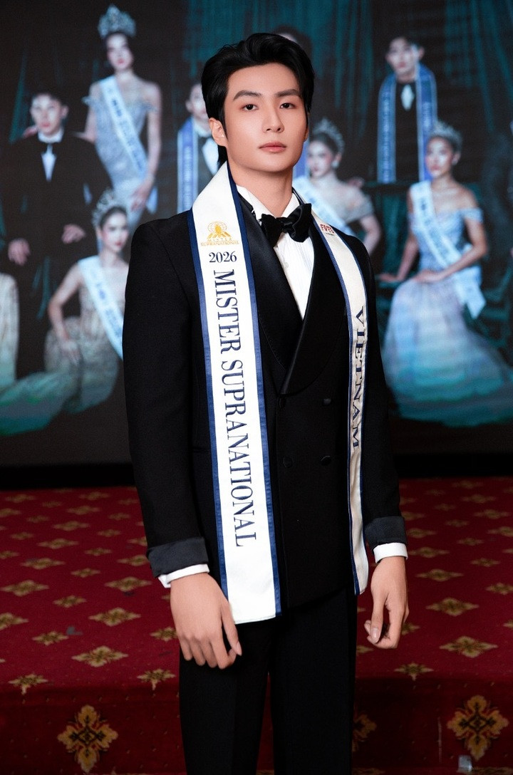 Nam vương Nguyễn Hàn Việt trở thành đại diện Việt Nam tham dự cuộc thi Mister Supranational 2026 (Nam vương Siêu quốc gia).