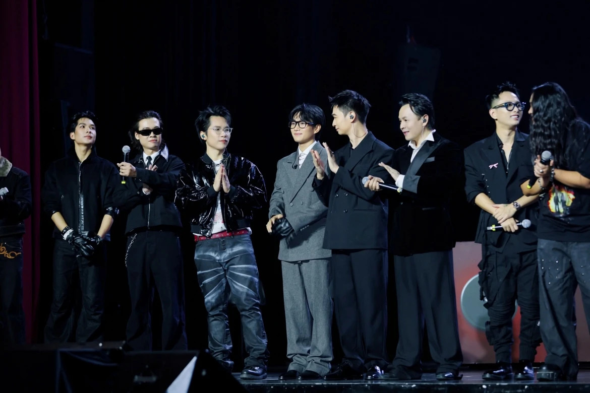 spacespeakers he lo concert kosmik tai ha noi sau fan meeting hinh anh 4