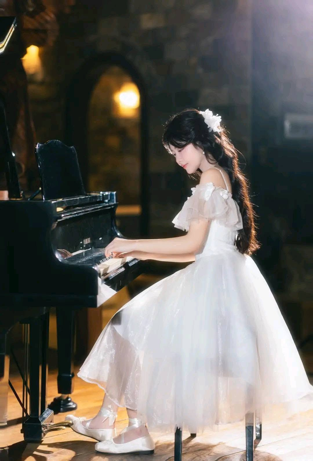 Con gái nghệ sĩ Quyền Linh - Lọ Lem lần đầu lộ diện sau tin đồn sang Mỹ với thiếu gia - Ảnh 2.