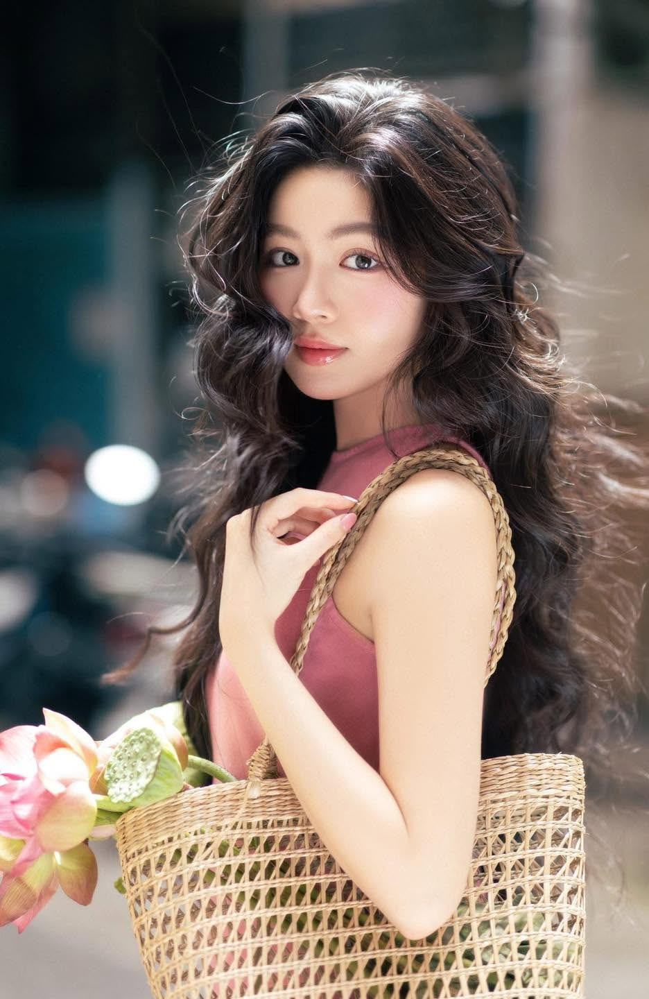 Con gái nghệ sĩ Quyền Linh - Lọ Lem lần đầu lộ diện sau tin đồn sang Mỹ với thiếu gia - Ảnh 7.