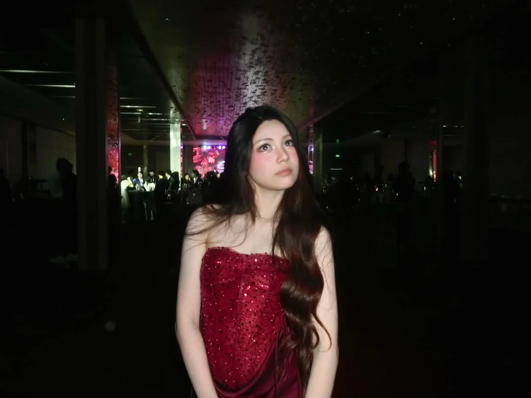 Con út Quyền Linh diện quây đỏ bling trong tiệc prom trường Quốc tế - Ảnh 3