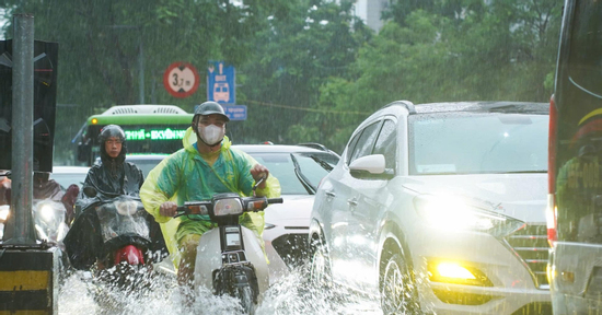 Dự báo thời tiết 16/6/2026: Miền Bắc mưa lớn, Trung Bộ nắng nóng kéo dài
