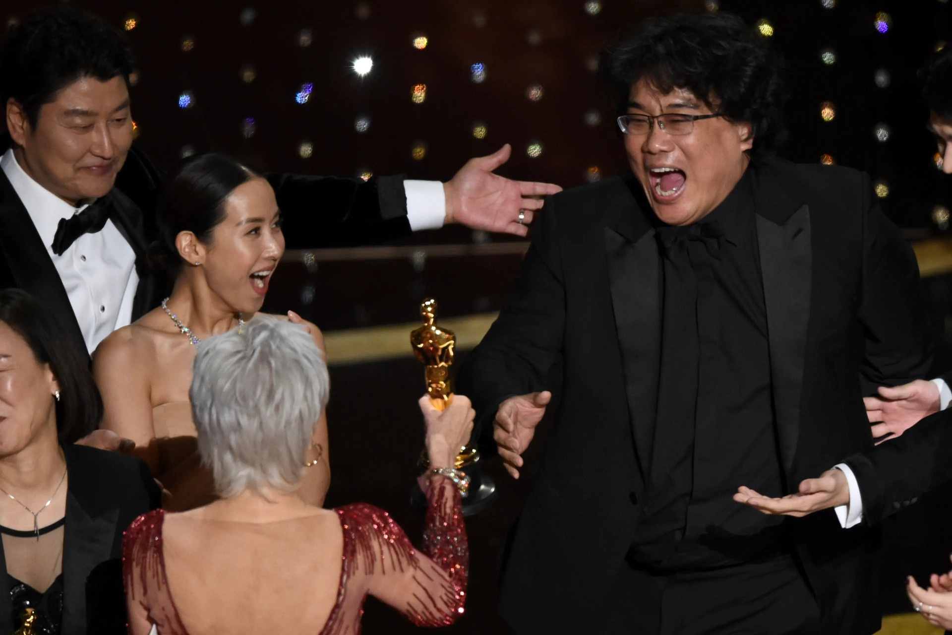parasitebestpictureacademyaward.jpg