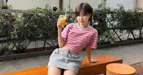 Phối đồ ngày nắng nóng 'chất' như Pháo: Công thức dễ học theo