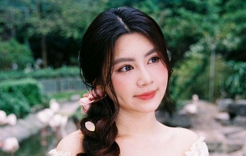 Vẻ đẹp ngọt ngào tuổi 18 ngọt ngào của con gái út nhà MC Quyền Linh