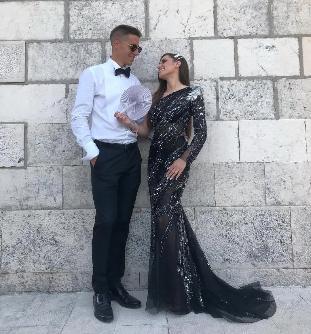 Dàn WAGs đỉnh chóp của Croatia: Từ sinh viên thú y sexy đến cô nàng gia thế khủng, đỉnh nhất vợ Modric插图5 marjia grbesa pasalic 1087194257 17816905253871317032589