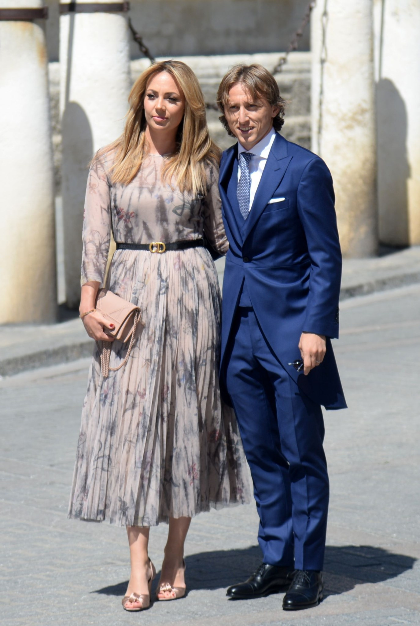 Dàn WAGs đỉnh chóp của Croatia: Từ sinh viên thú y sexy đến cô nàng gia thế khủng, đỉnh nhất vợ Modric插图 real madrids croatian midfielder luka 497887745 17816608332531396272253