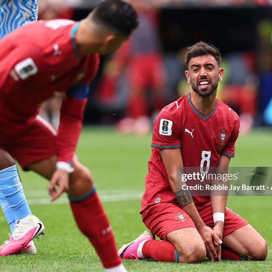 Drama World Cup: Ronaldo bỏ lỡ cơ hội vàng, Bruno Fernandes nổi giận vì trận hòa sốc của Bồ Đào Nha