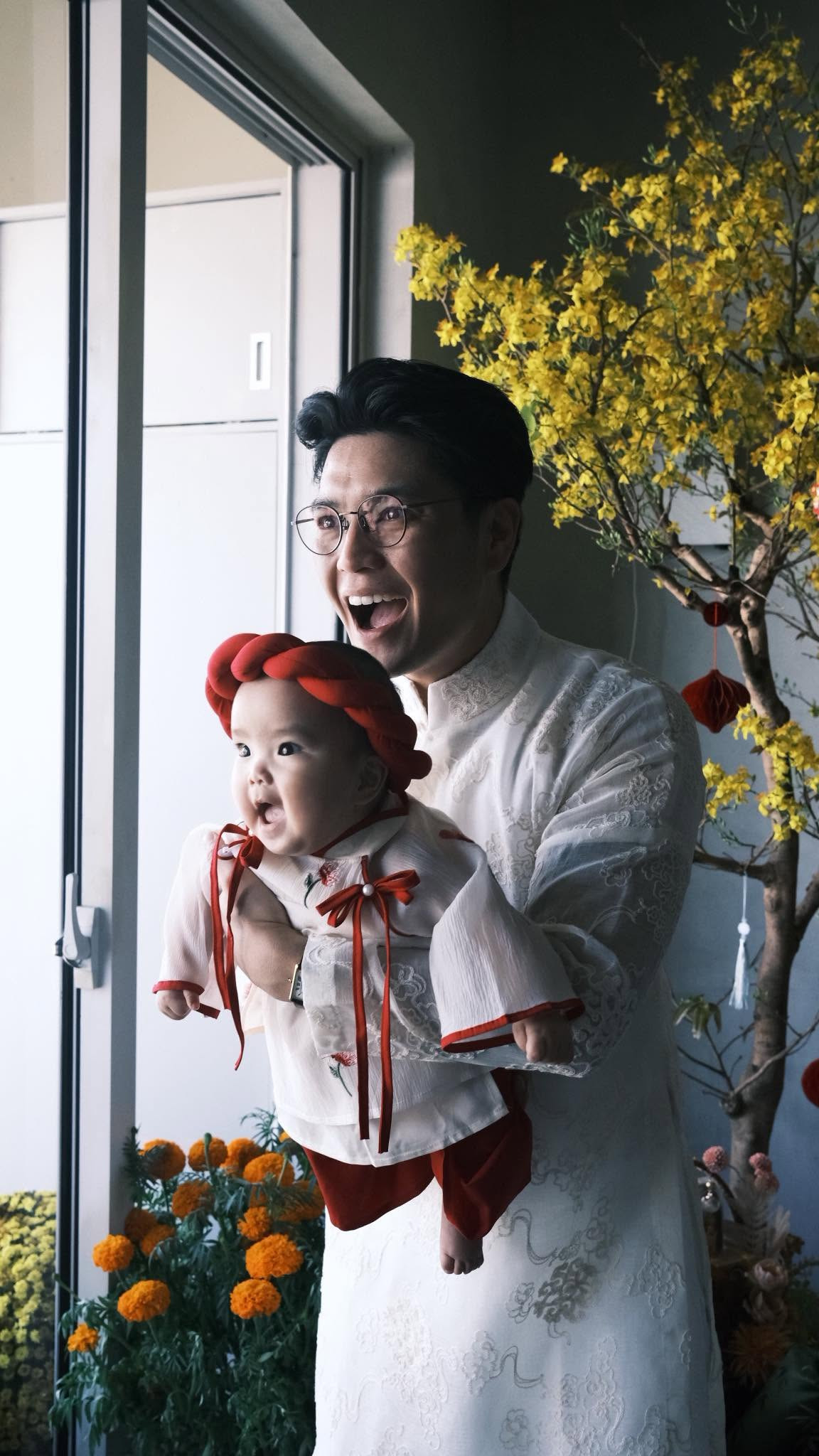 Huy Trần và hành trình lần đầu làm cha: Từ những đêm thức trắng chăm con đến khoảnh khắc nghẹn ngào nghe bé Gạo bập bẹ tiếng