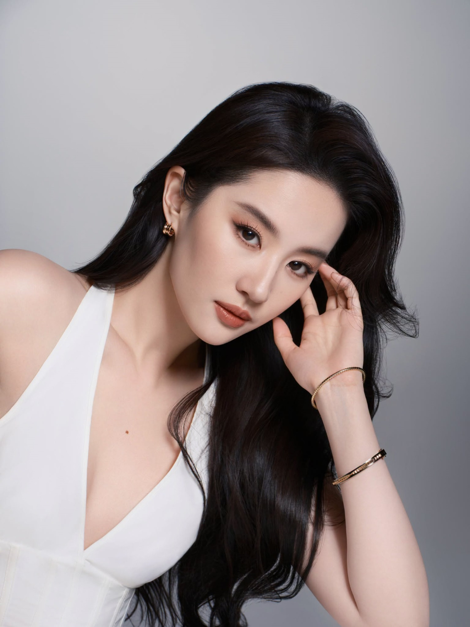 Lưu Diệc Phi tiết lộ lý do vắng bóng gần 3 năm không tham gia phim ảnh插图1 Lưu Diệc Phi tiết lộ lý do vắng bóng gần 3 năm không tham gia phim ảnh - Ảnh 2