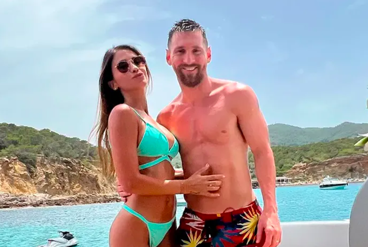 Nhan sắc trẻ trung, nóng bỏng của bà xã Messi ở tuổi 38