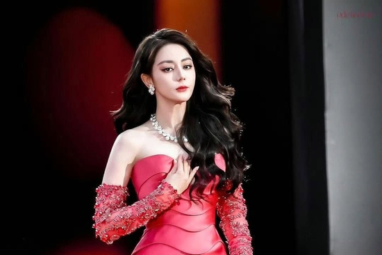Vẻ đẹp 'không góc chết' của mỹ nhân Trung Quốc vừa vào top 10 diễn viên đẹp nhất thế giới