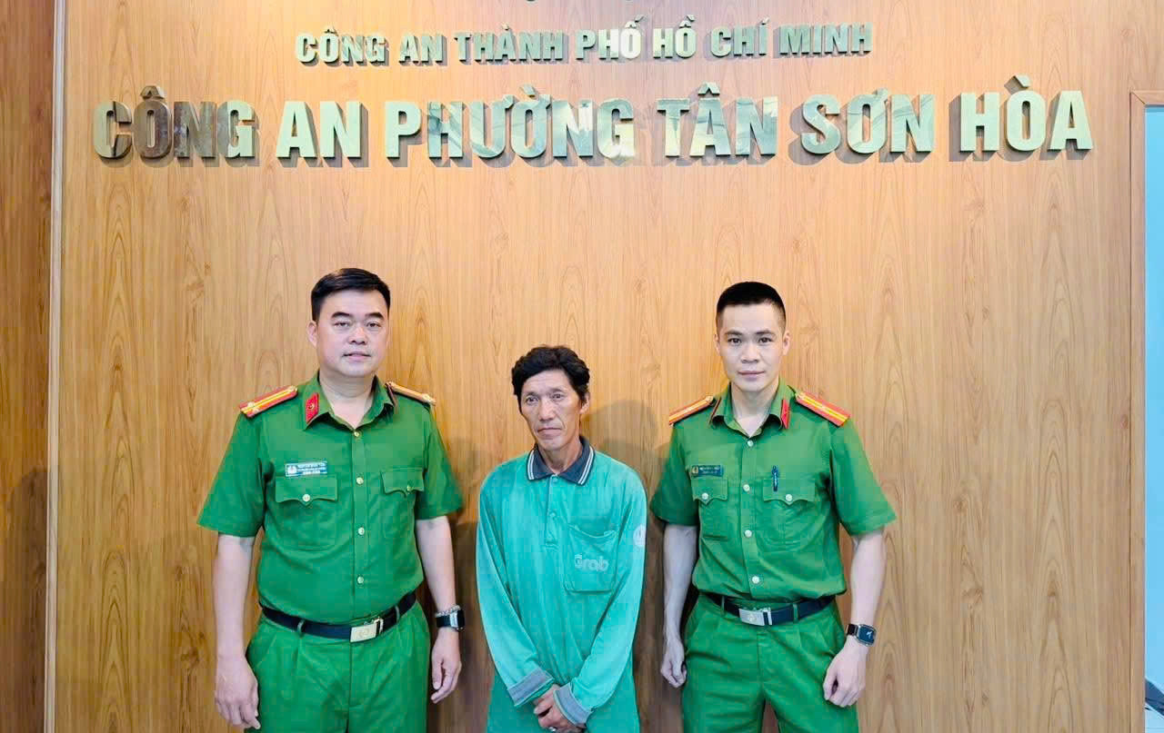 Phạm tội từ năm 1993, nay biết sai nên đến công an đầu thú插图 Nguyễn Phi Cường ra đầu thú sau 34 năm truy nã về tội trộm cắp tài sản - Ảnh 1.