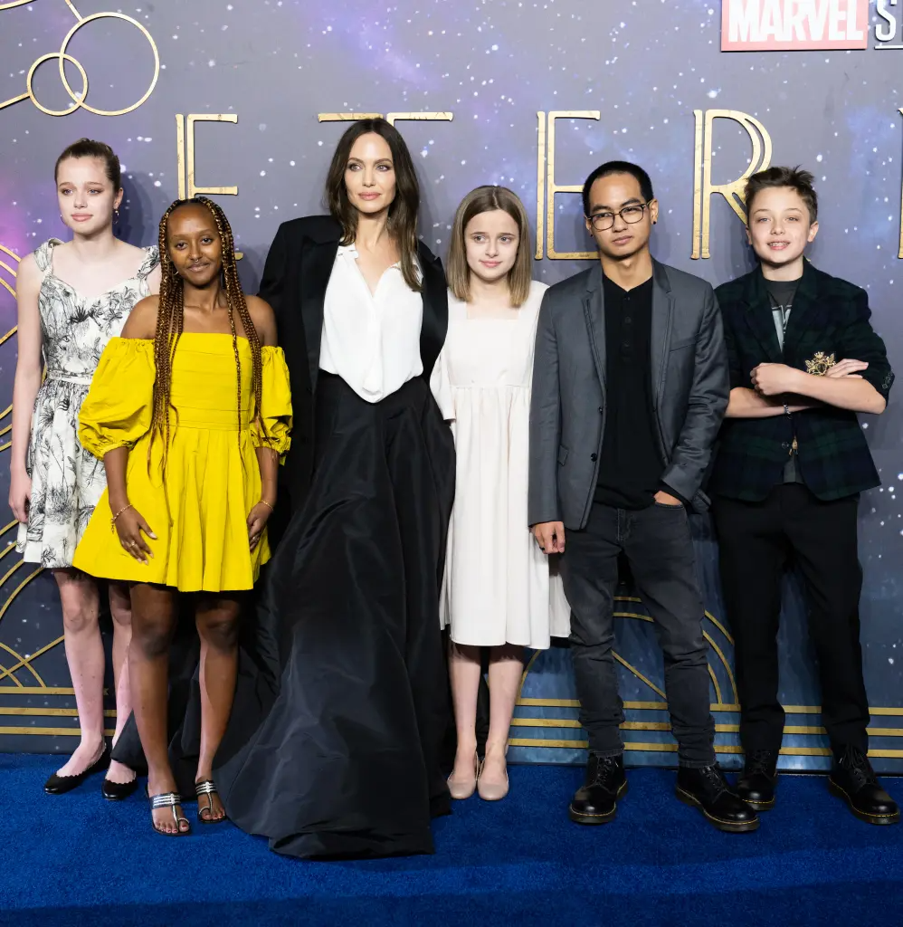 Phản ứng bất ngờ của Brad Pitt sau khi bị con trai cả bỏ họ插图5 shiloh jolie pitt zahara jolie 129067556
