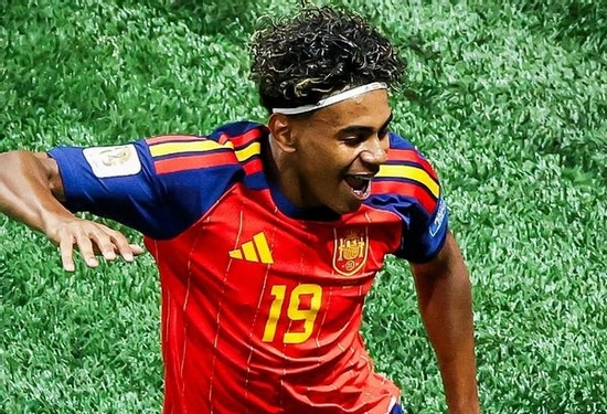 'Thần đồng' 18 tuổi Lamine Yamal đi vào lịch sử World Cup, vượt cả Messi